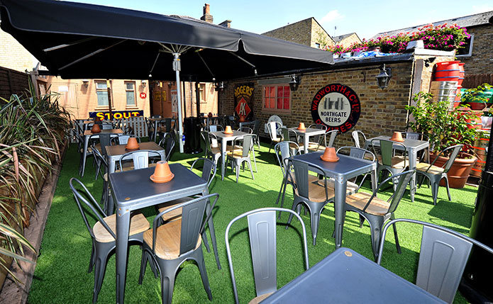 LazyLawn Beer Garden London